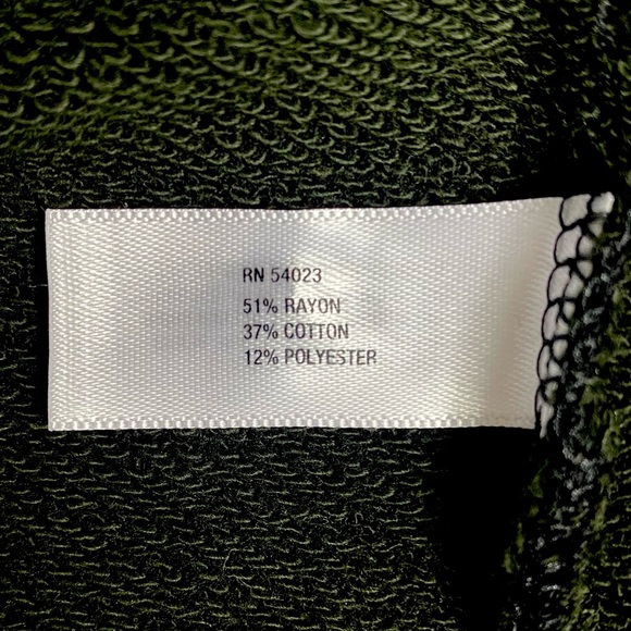 NWOT Solid Black Gap 3/4 Sleeve Back Zipper Shirt Size Small - Picture 9 of 11